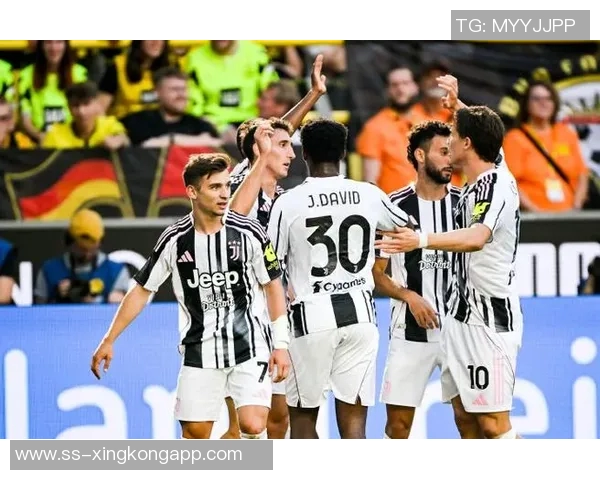 尤文图斯和多特蒙德关注拜仁18岁边锋利奇纳合同明夏到期情况