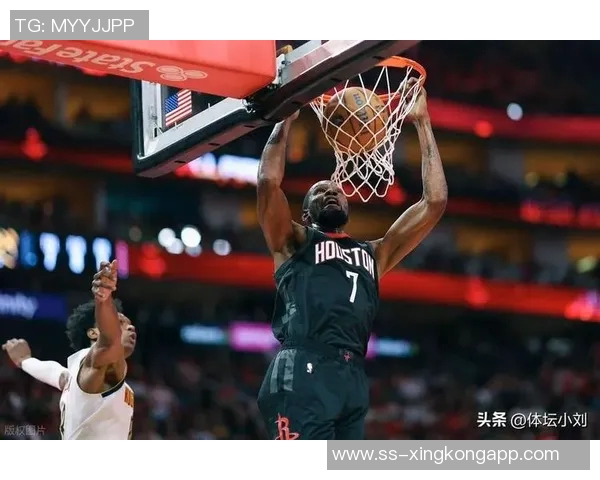 哈达威被阿门犯规引争议KD称队友认为是自我绊倒所致