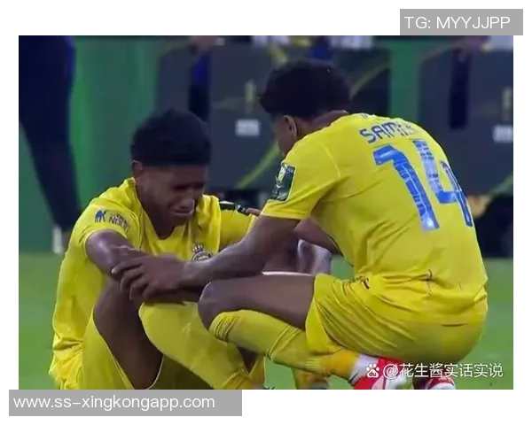 新月逆转十人利雅得胜利C罗被替换下场引发热议