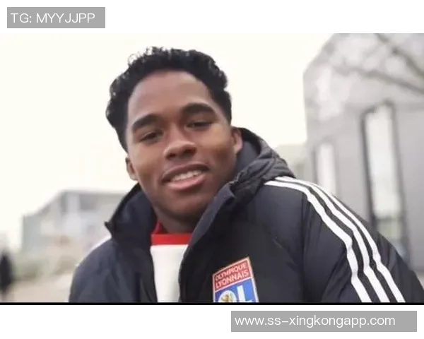 恩德里克正式加盟里昂视频曝光亲临更衣室接受体检仪式